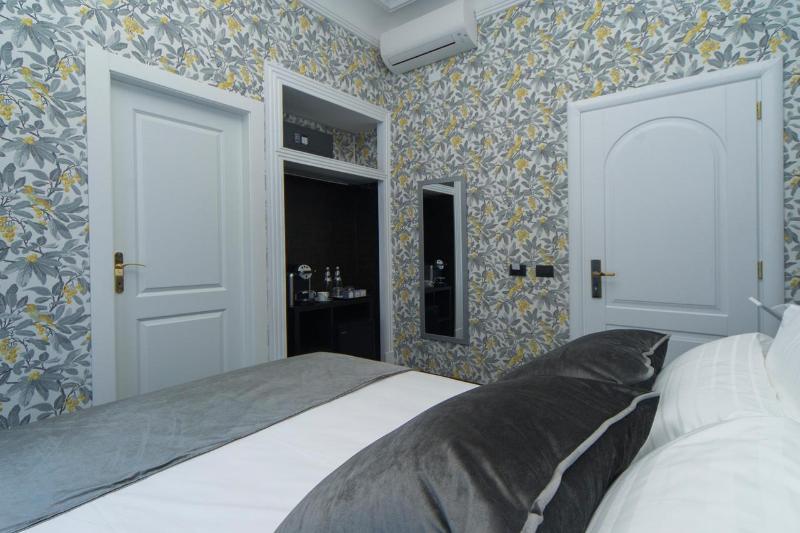 Via Veneto Suites Рим Екстериор снимка